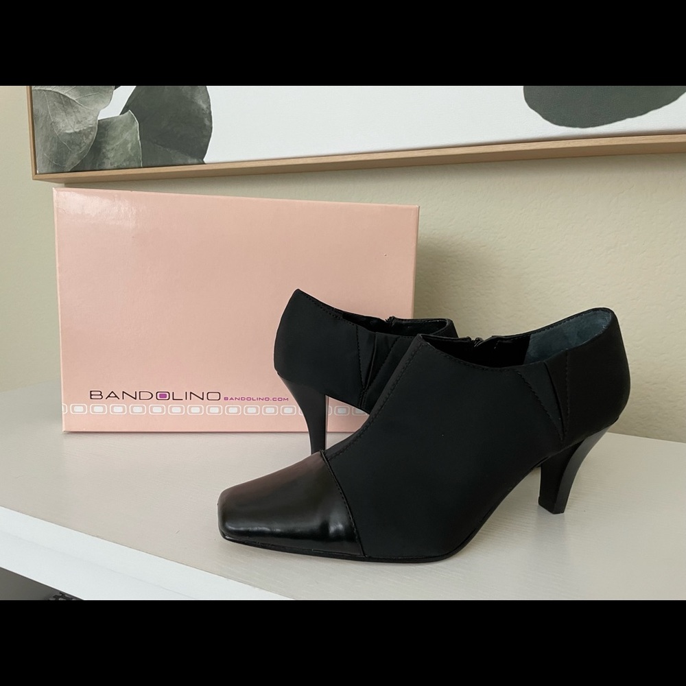 NWT Bandolino Black Heels - size 8